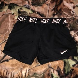 NIKE DRIFIT SHORTS